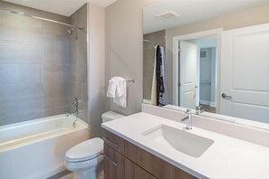 South Arlington Arlington 1 Bedroom Bathroom