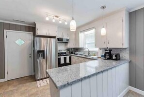 Kitchen (2)