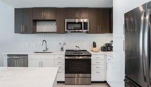 Bethesda 1 with Den/Study Kitchen