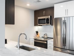 Bethesda 1 with Den/Study Kitchen
