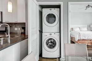 Midtown East New York 1 Bedroom Washer/Dryer