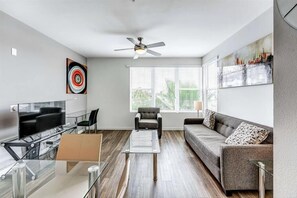 Midtown East New York 1 Bedroom Living Room