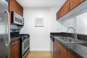 Midtown West New York 2 Bedroom Kitchen