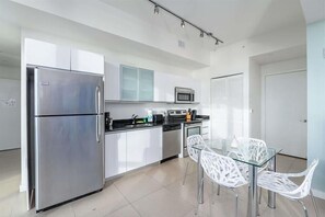 Miami Miami Beach 1 Deluxe Bay Front Kitchen