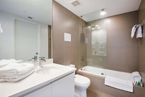 Miami Miami Beach 1 Ocean Front Bathroom
