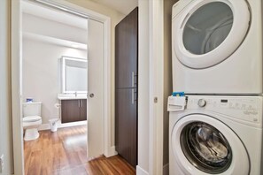 Sunnyvale/Mountain View/Cupertino Mountain View 1 Bedroom Bathroom