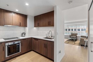 Financial District San Francisco 1 Bedroom Kitchen