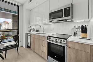 Noma Washington 1 Bedroom with Balcony Kitchen