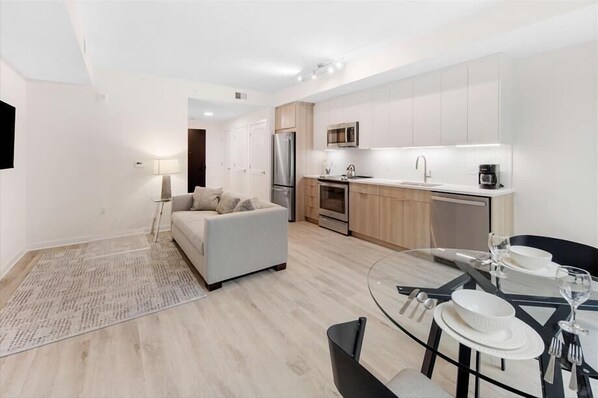 Noma Washington 1 Bedroom Deluxe Kitchen
