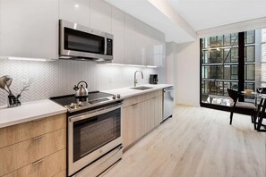 Noma Washington 1 Bedroom Deluxe Kitchen