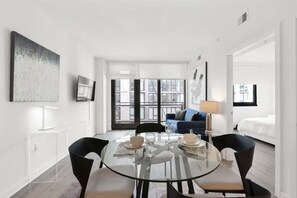 Noma Washington 1 Bedroom Deluxe w/ Balco Dining Room