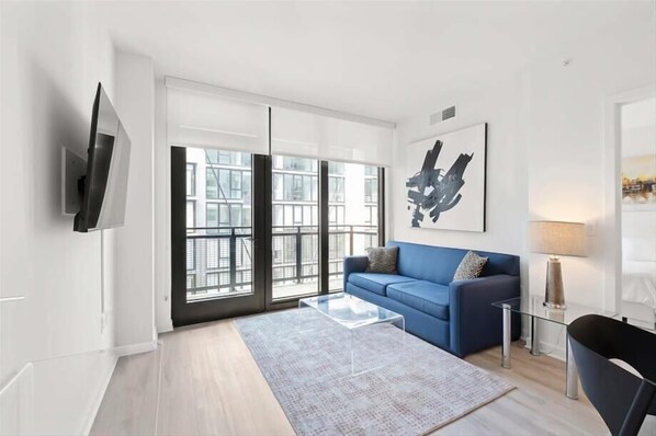 Noma Washington 1 Bedroom Deluxe w/ Balco Living Room
