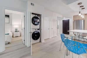 Noma Washington 2 Bedroom Washer/Dryer