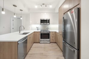 Noma Washington 2 Bedroom Queen/2 Twin Kitchen