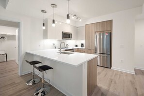 Noma Washington 2 Bedroom Queen/2 Twin Kitchen