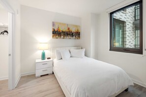 Noma Washington 2 Bedroom Queen/2 Twin Bedroom