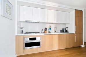 Midtown West New York 1 Bedroom Kitchen