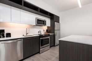 Herndon/Reston Reston 1 with Den/Study Kitchen