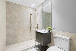 The Arches Bronx Mott Haven Studio Double Queen w Balcony Bathroom