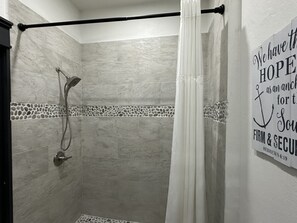 Modern Bathroom with Massaging Shower Head (1)