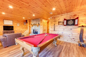 Game Room | Smart TV | Pool Table | Fireplace | Basement Level