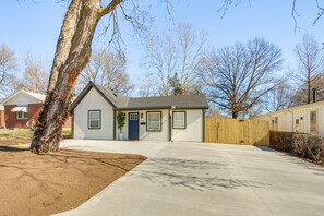 Home Exterior | Convenient Location | 21 Mi to Kansas City