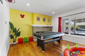 Spielezimmer