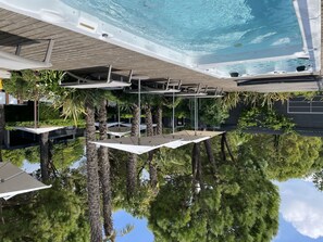 Schatten, Reflexion, Schwimmbad, Eco Hotel, Daylighting, Water Feature