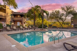 Community pool and hot tub (heated year-round, open 10:00 am - 7:00 pm)