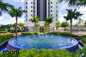 Pool waterfall