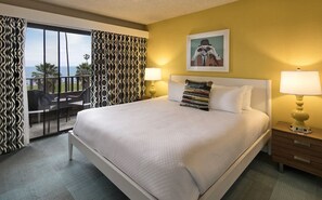 Spacious 2-bedroom suite with Queen bed in each bedroom