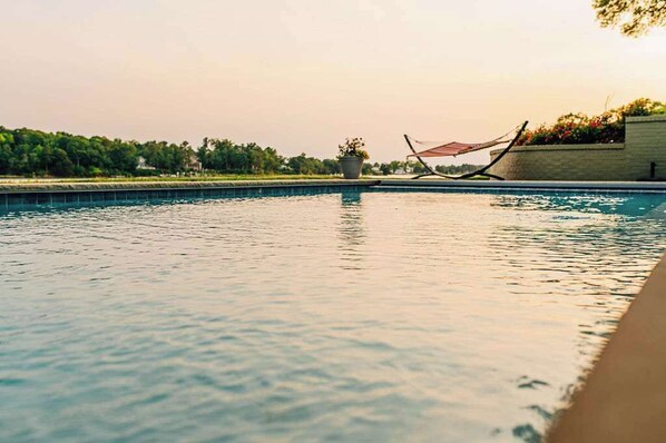 









































Escape to Topside, a haven of tranquility! Our home offers the perfect blend of luxury and leisure. Dive in and unwind!