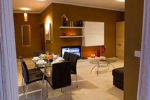 Dining Room (1)