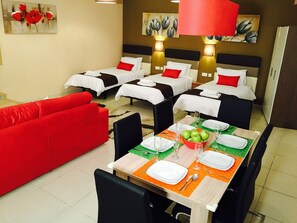 Dining Area (2)