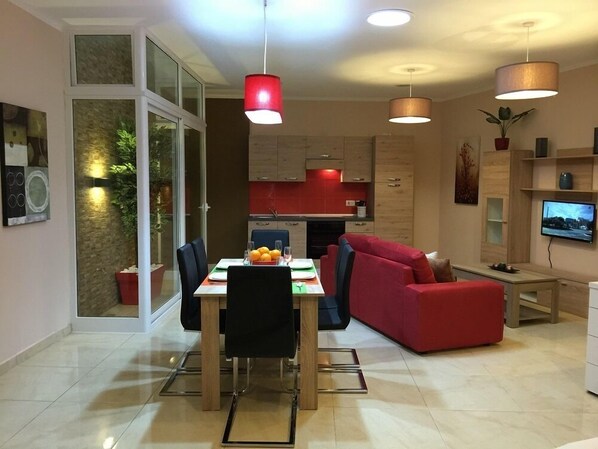 Belle Apartments, Studio Apartment 26 | 