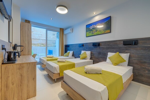 Room without Kitchen, Bed for 3 people (1)