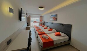 Bed for 6 persons