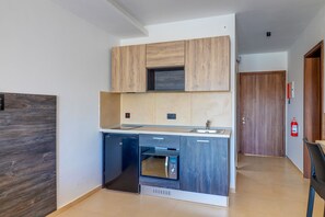 Kitchen Area 1