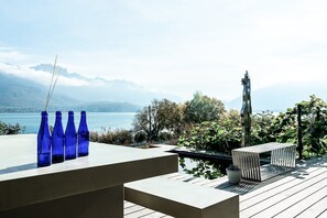 Terrasse avec vue lac