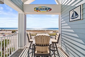 DECK WITH BEACH VIEW