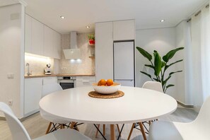 Kitchen or kitchenette,Decorative detail,Dining area,Communal kitchen