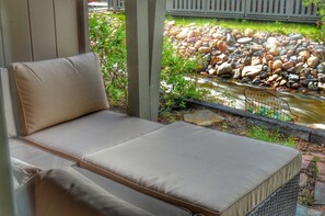 EstesParkQueenFurniture(1)_copy_1280x851