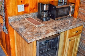 EstesParkQueenKitchenette_copy_1280x851