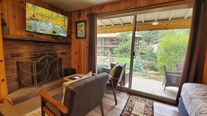 fireplaceriverlodgedoublequeen