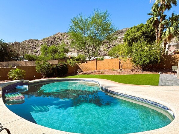 Large 38' pool with South Mountain views