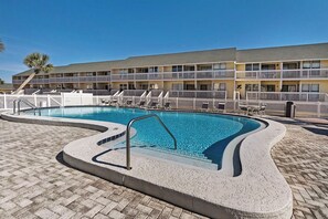 Pool at Sandpiper Cove 