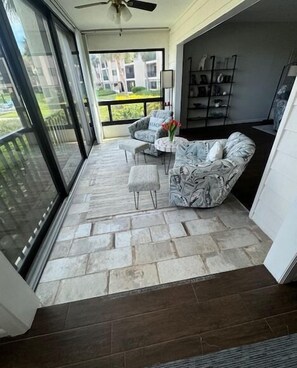 3-32a Lanai