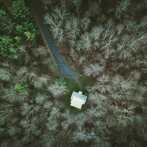 Birdseye view of Aut Cottage 