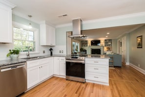 This kitchen sparkles, and it's waiting to be filled with yummy fragrances you create!