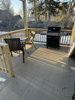 Covered Back Porch/Deck